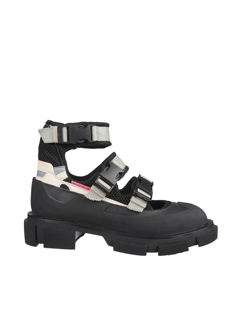 sneaker gao sandal by Selfnex