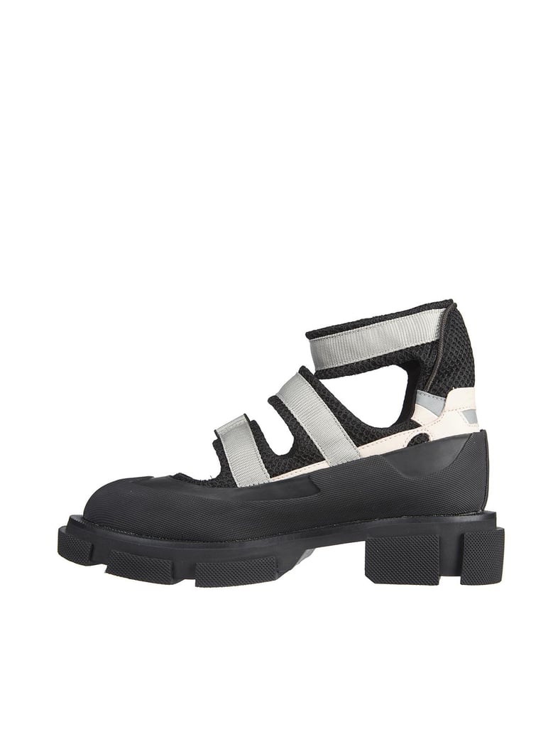 sneaker gao sandal by Selfnex