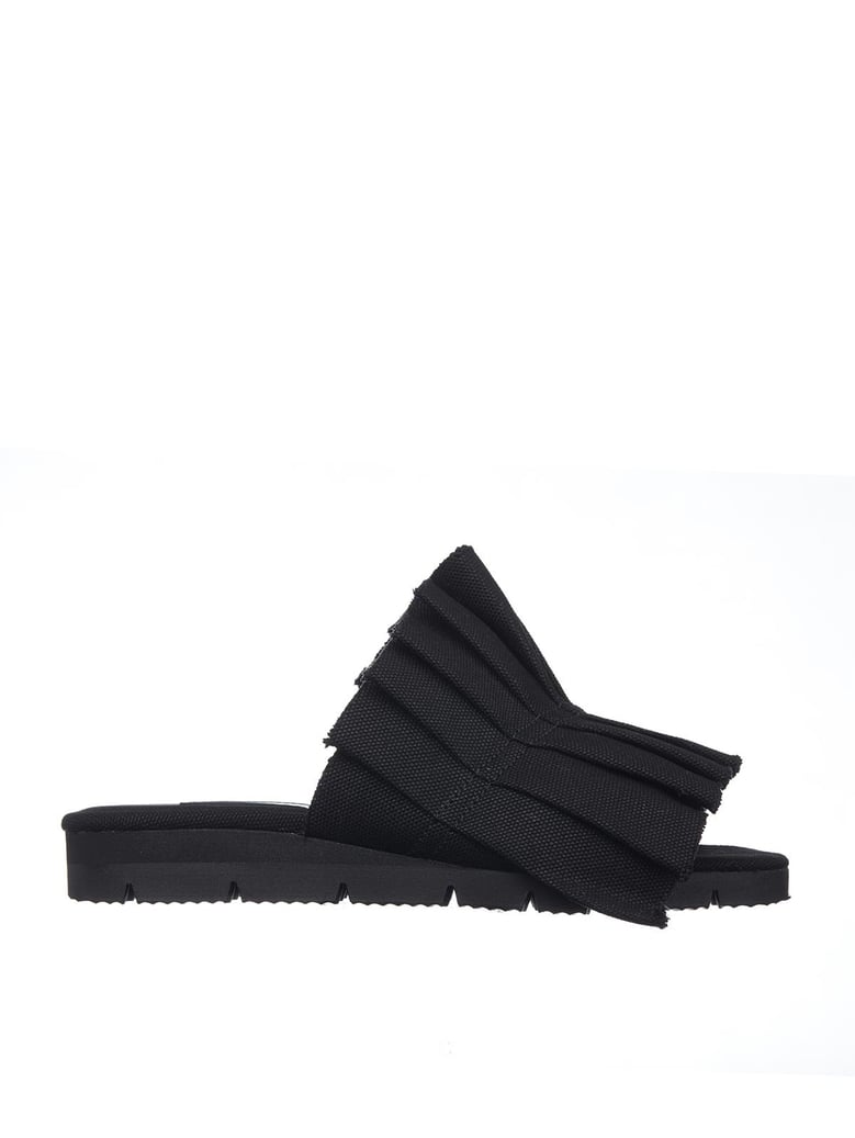 pleated canvas sandal by Selfnex