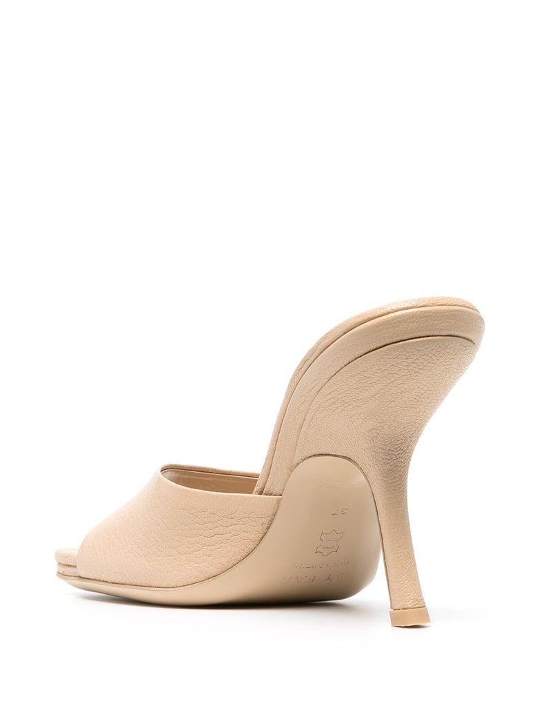 mora sand grained leather by Selfnex