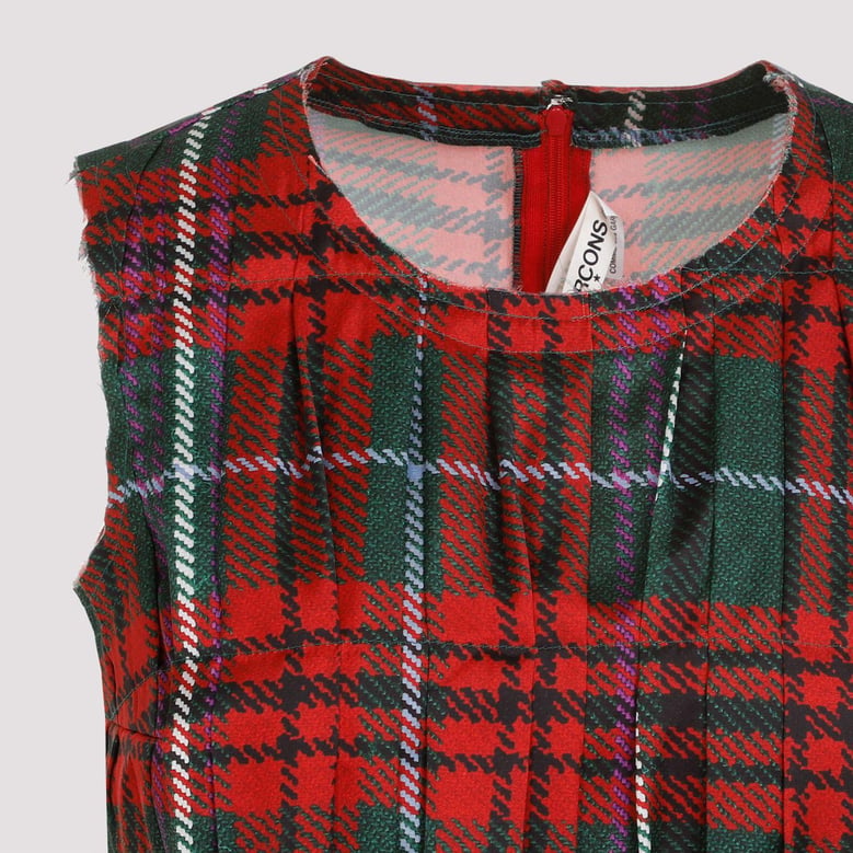comme des garçons pleated top by Selfnex