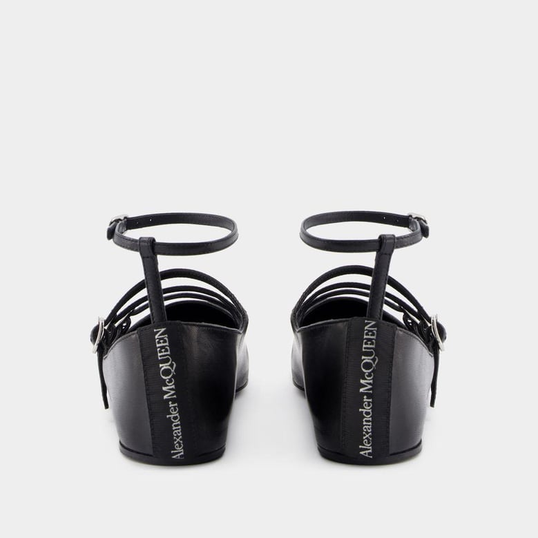 cage ballerinas by Selfnex
