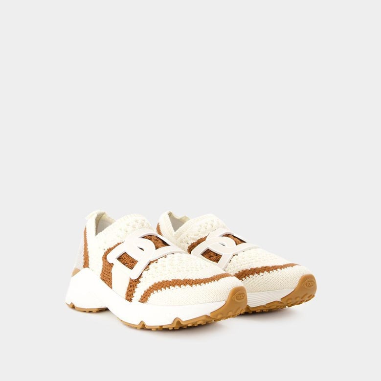 sport run sneakers by Selfnex