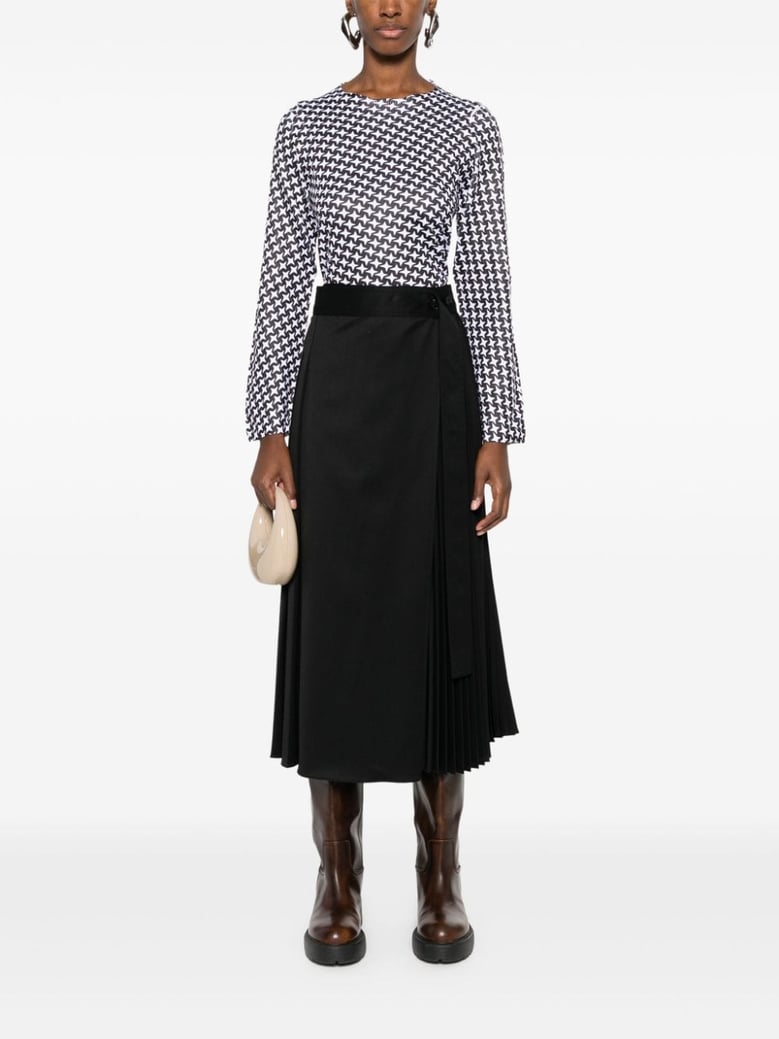 fine ribbed star print round neck top by Selfnex