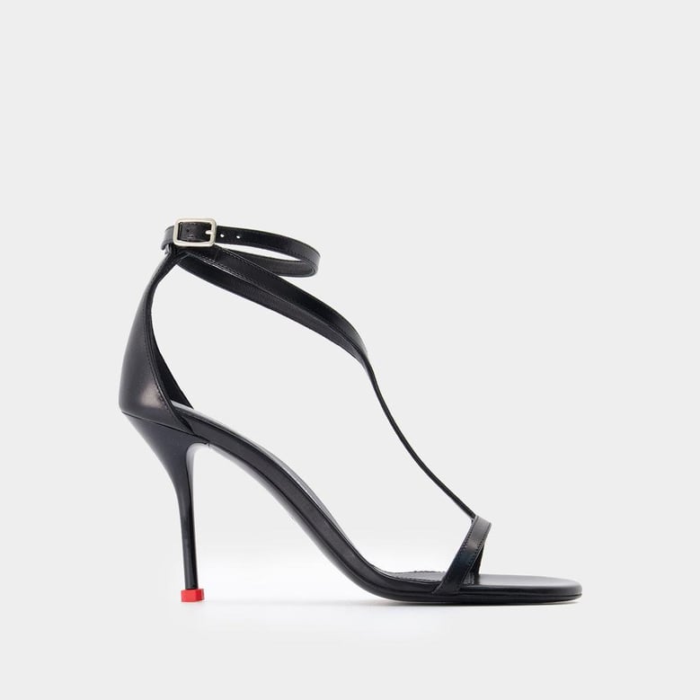 harness pumps by Selfnex