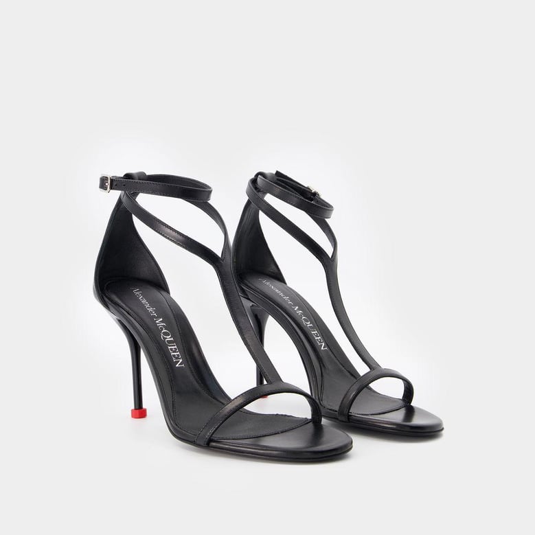 harness pumps by Selfnex