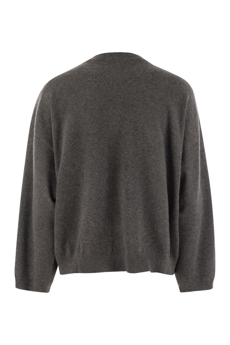 cashmere sweater with breast pocket and necklace by Selfnex