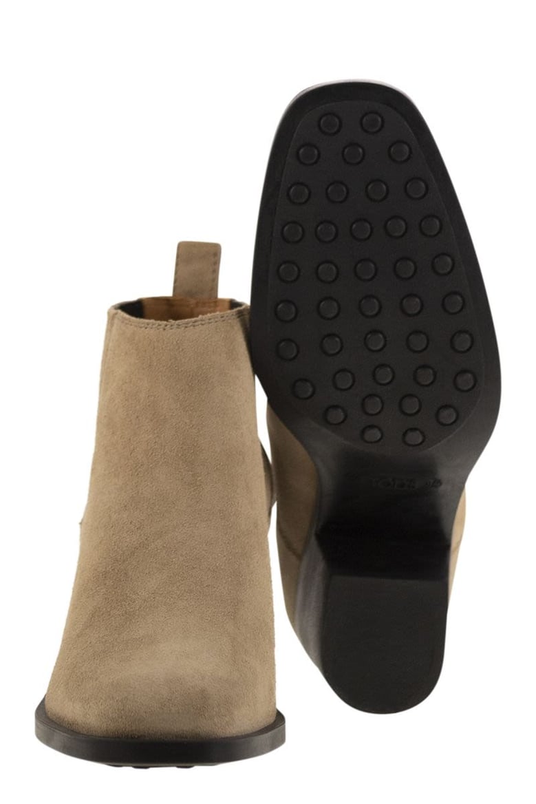 suede boot by Selfnex