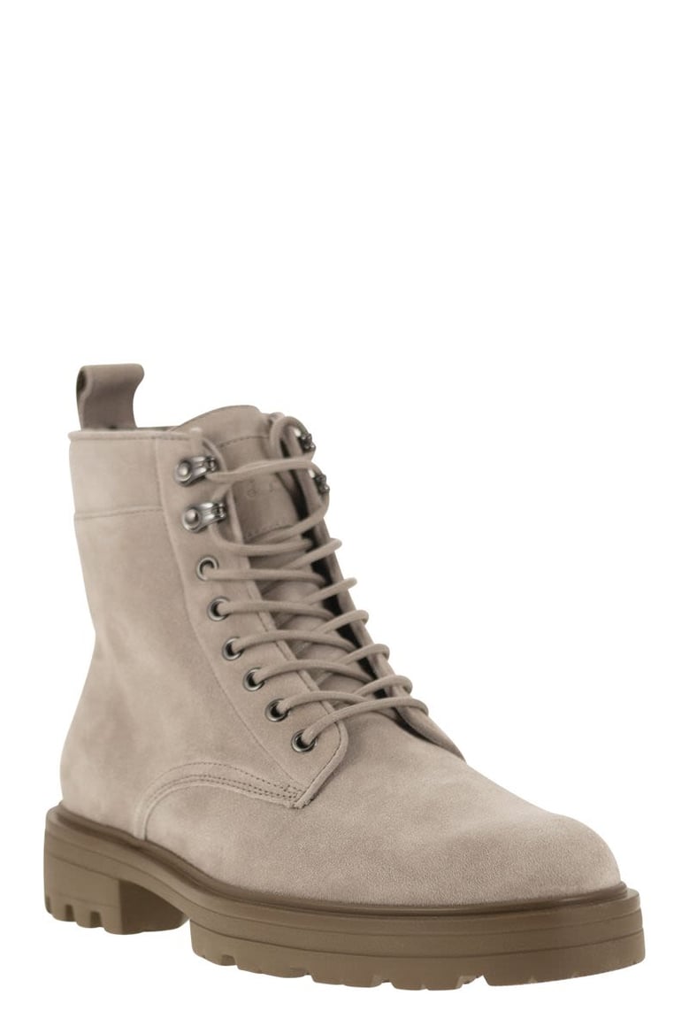 h673 suede boots by Selfnex