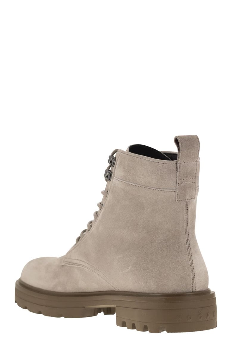 h673 suede boots by Selfnex