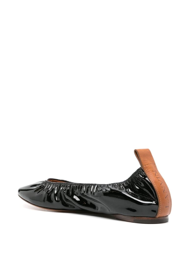 patent leather slip-on flat shoes by Selfnex