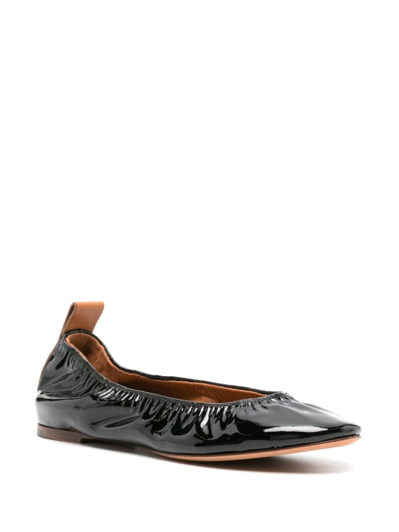 patent leather slip-on flat shoes by Selfnex