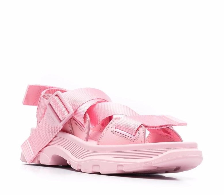tread sandals by Selfnex