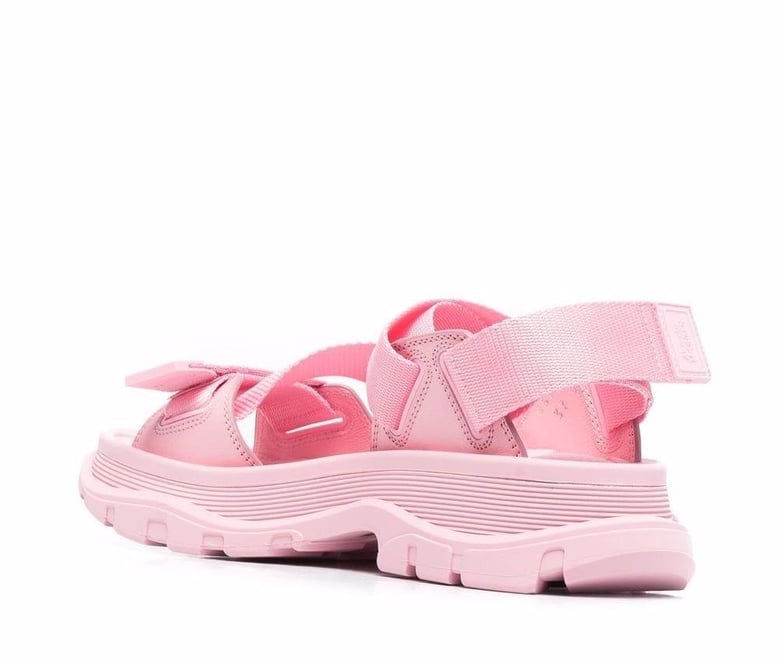 tread sandals by Selfnex