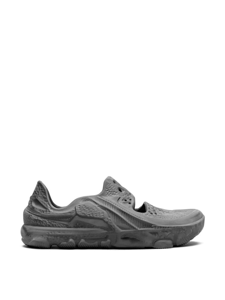 ispa universal sneakers by Selfnex