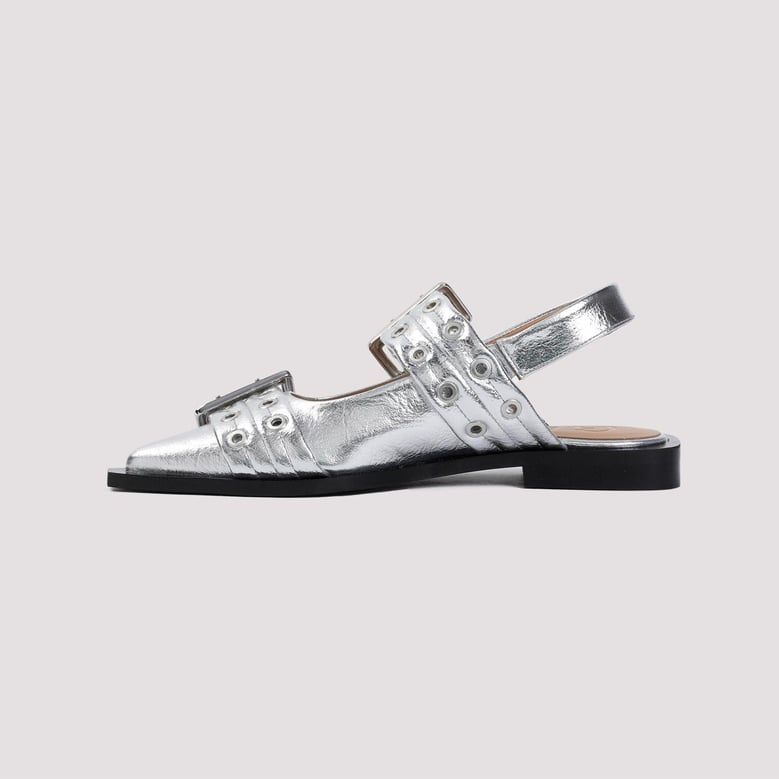 ballerina with buckle by Selfnex