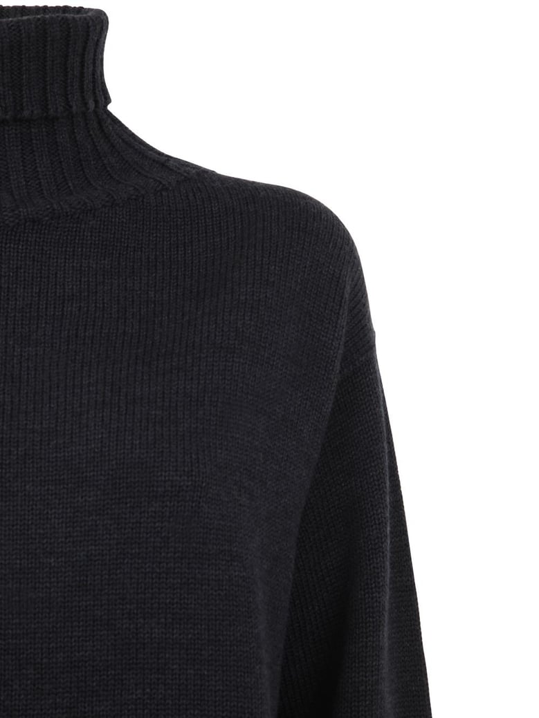 long sleeves turtle neck oversized sweater by Selfnex