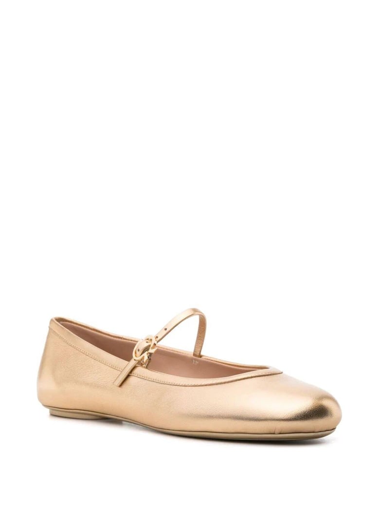 carla flat shoes by Selfnex