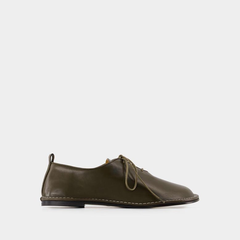 one cut shoes flat shoes by Selfnex
