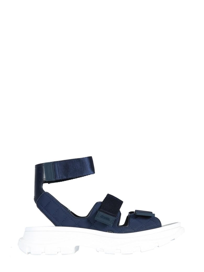 tread sandals by Selfnex