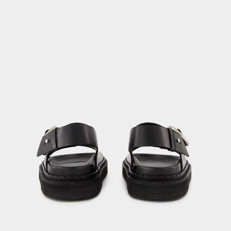 fussbet sandals by Selfnex
