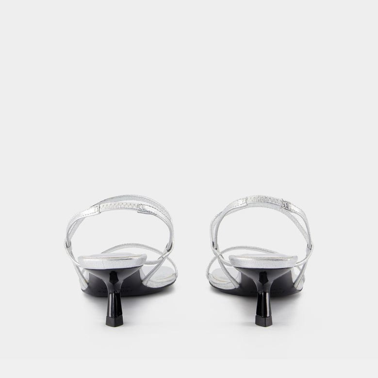 hilda pumps by Selfnex