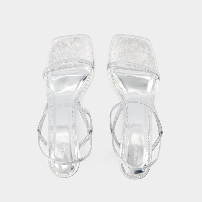 hilda pumps by Selfnex