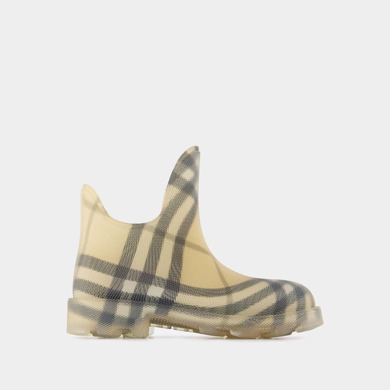 marsh low ankle boots by Selfnex