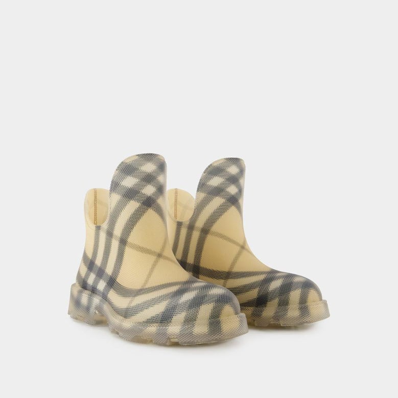 marsh low ankle boots by Selfnex