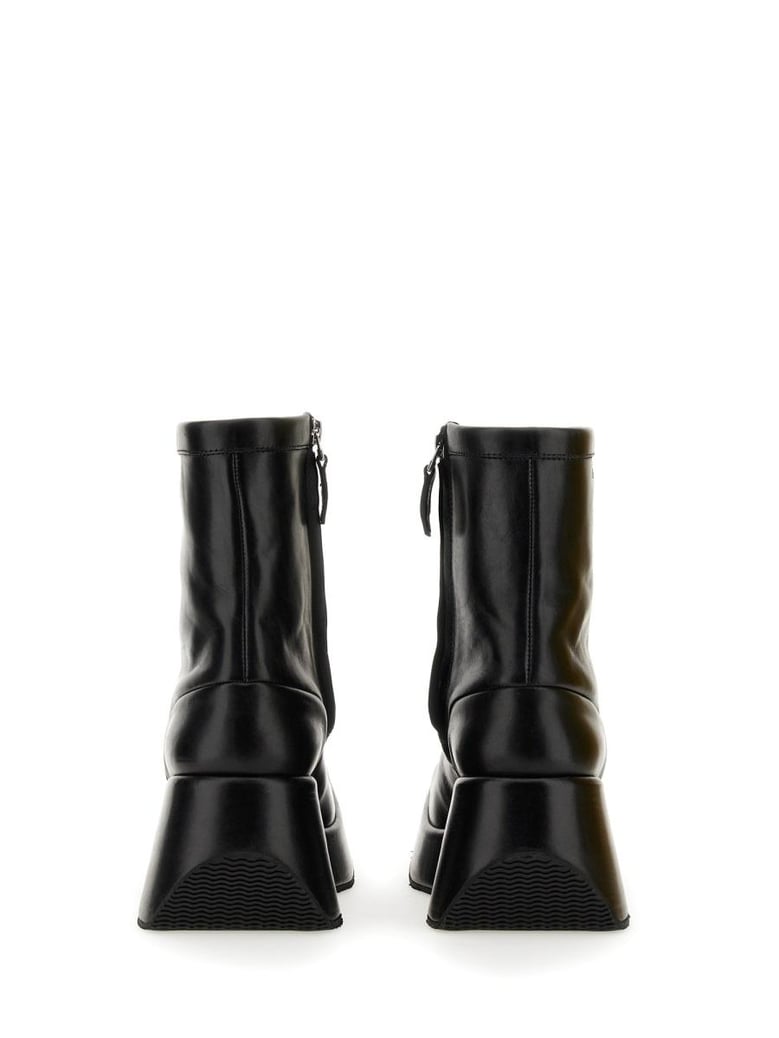 ankle boot with square toe by Selfnex