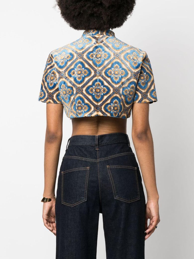 top cropped by Selfnex