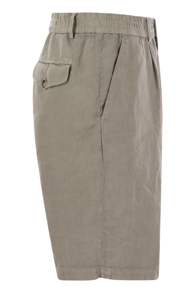 bermuda shorts in light délavé linen canvas by Selfnex