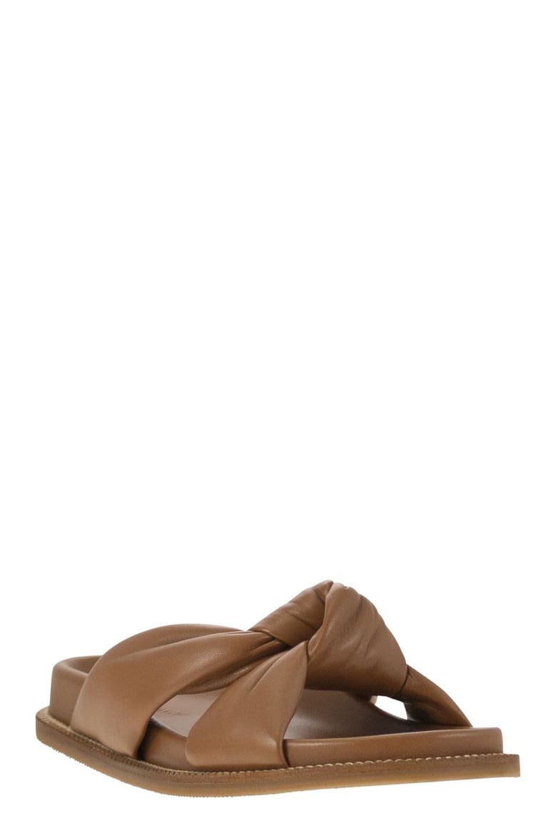 leather slipper with fussbett and knot by Selfnex