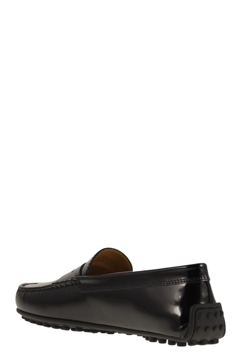 city gommino moccasin in glossy leather by Selfnex