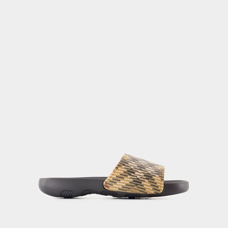 dive check sandals by Selfnex