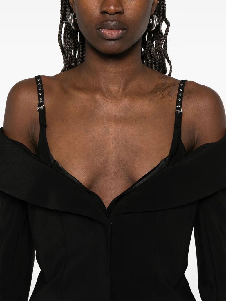 long sleeves top by Selfnex