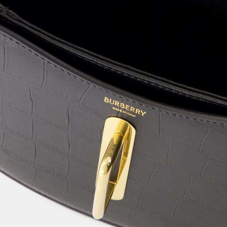 elegant leather bag for all occasions by Selfnex