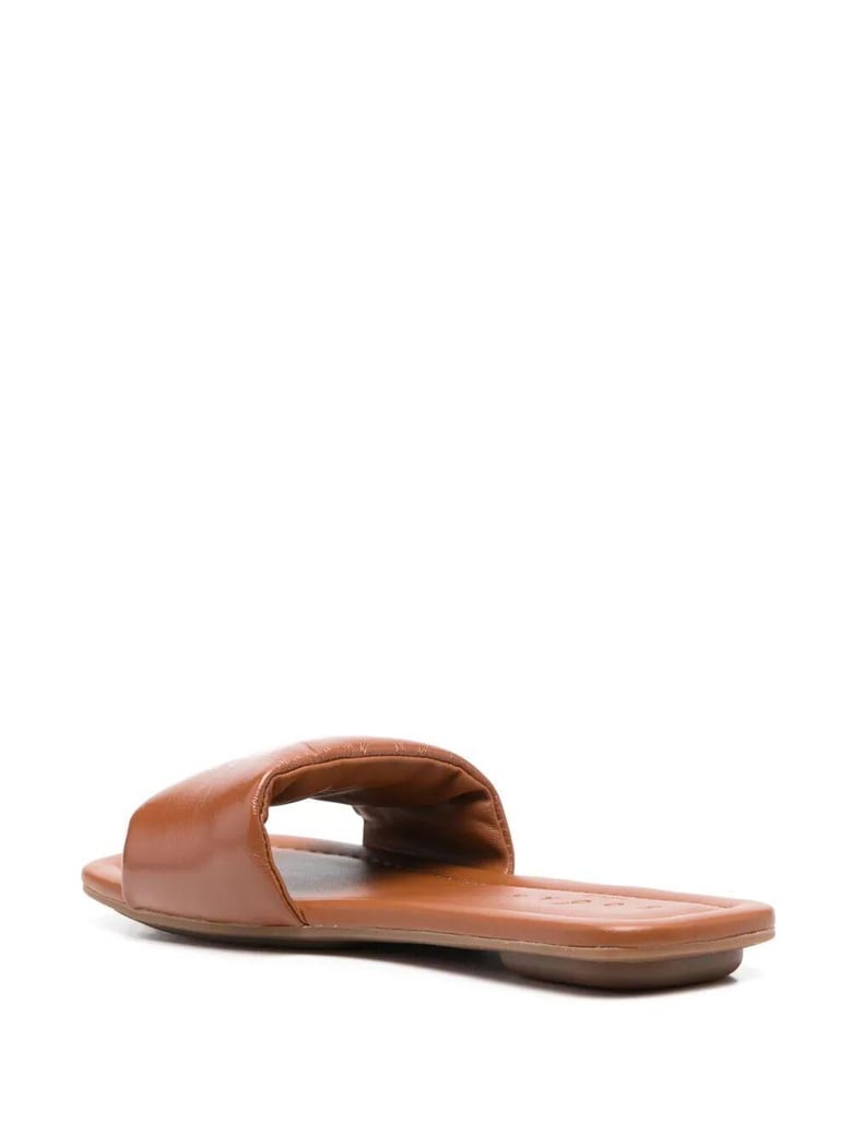 leather slide by Selfnex