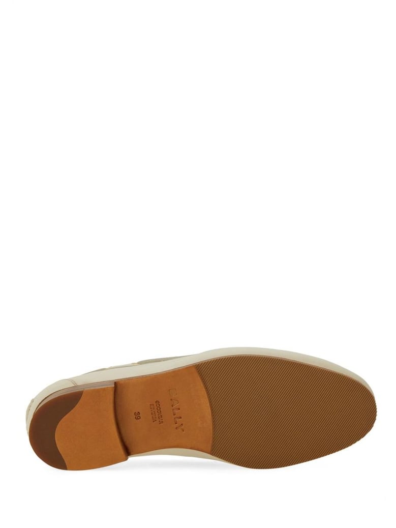 moccasin pathy by Selfnex