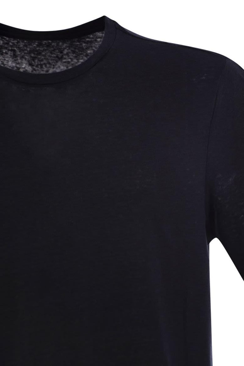 crew-neck and short-sleeved t-shirt in linen by Selfnex