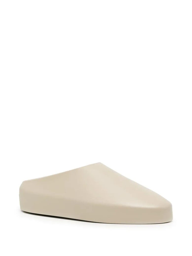 california 2 0 slippers by Selfnex