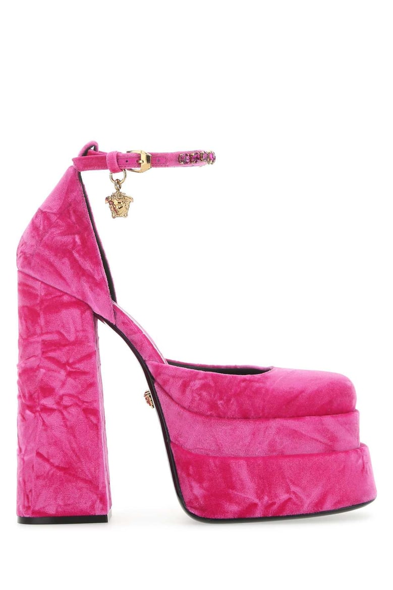 fuchsia velvet medusa aevitas pumps by Selfnex