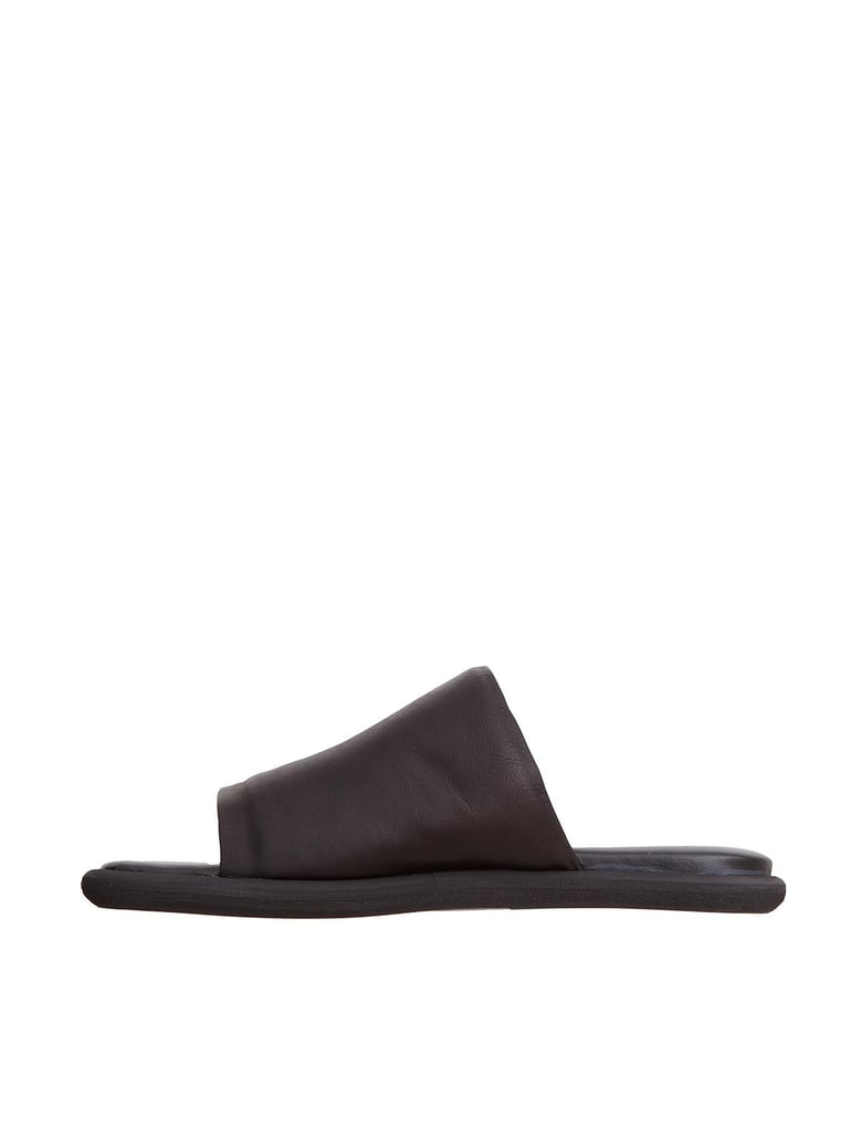 leather slide by Selfnex