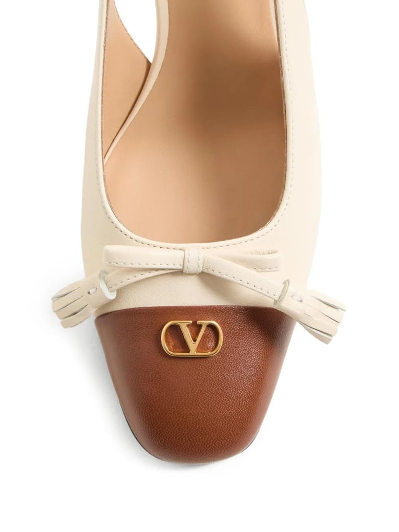sand leather vlogo signature pumps by Selfnex