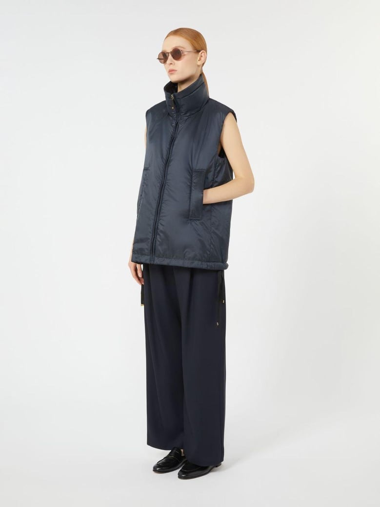 greenve sleeveless puffer navy by Selfnex