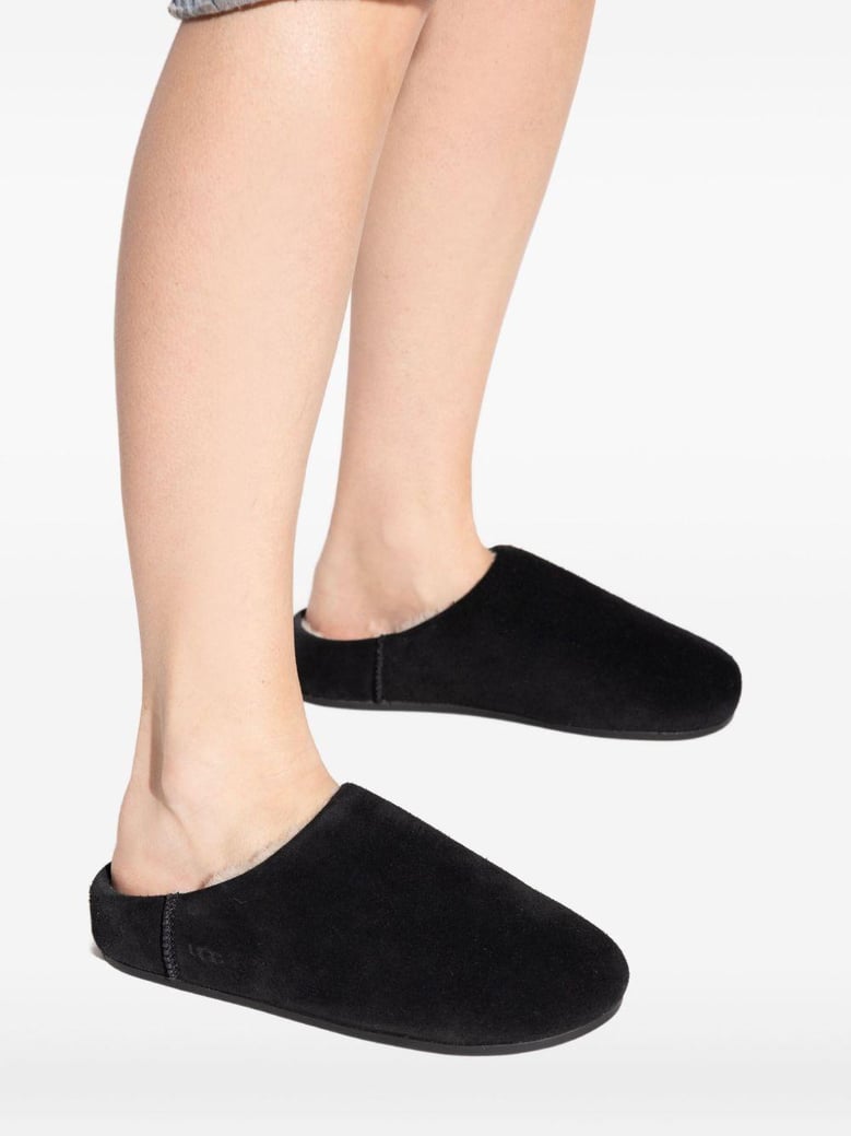 elea slip on by Selfnex