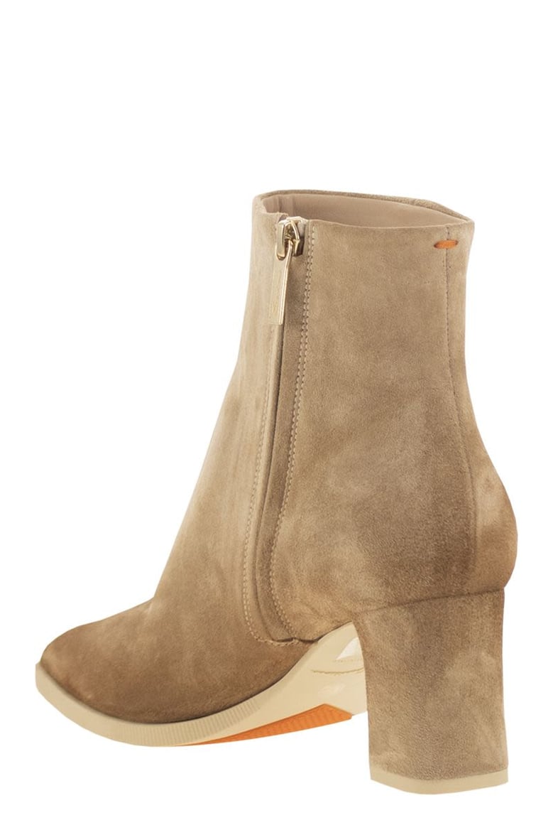 mid-heel suede ankle boots by Selfnex