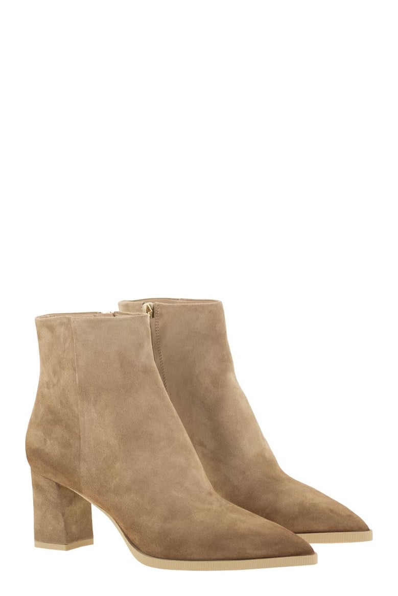 mid-heel suede ankle boots by Selfnex