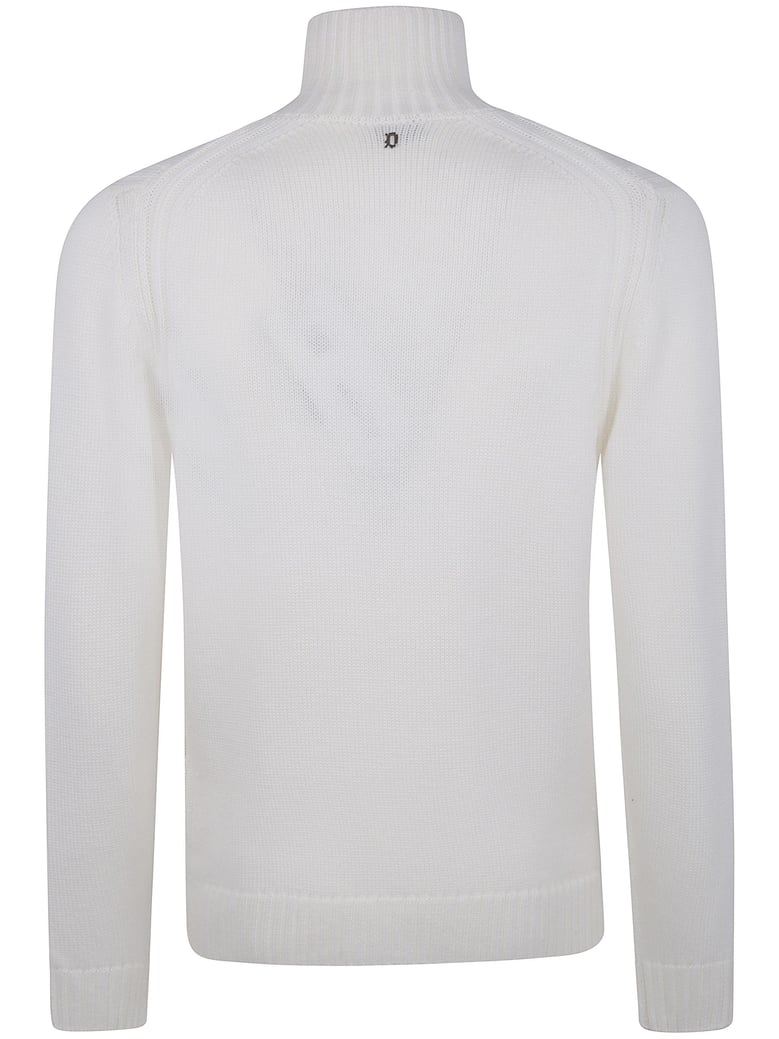 dolcevita turtle neck sweater by Selfnex