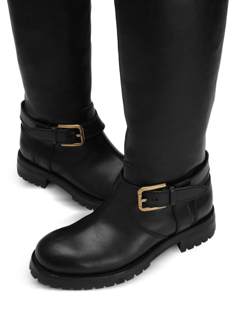 bota biker hebilla plateada by Selfnex